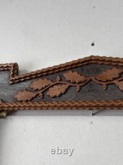 Cadre en bois sculpté de style tramp art antique grand 1890 Art populaire fin