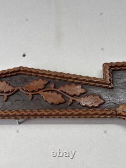 Cadre en bois sculpté de style tramp art antique grand 1890 Art populaire fin