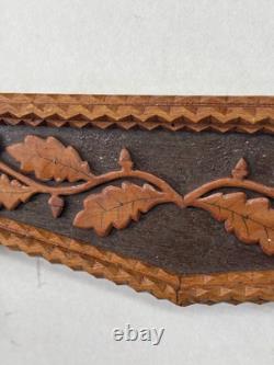 Cadre en bois sculpté de style tramp art antique grand 1890 Art populaire fin