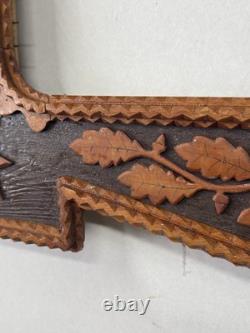 Cadre en bois sculpté de style tramp art antique grand 1890 Art populaire fin