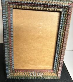 Cadre photo en bois multicolore arc-en-ciel Tramp Art 8x6 sculpté/gravé art populaire