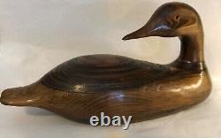 Canard leurre en bois sculpté à la main / Signé par l'artiste en 1995 / Une beauté