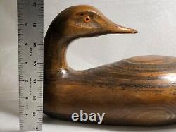 Canard leurre en bois sculpté à la main / Signé par l'artiste en 1995 / Une beauté