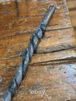 Canne de marche antique. Art populaire. Bois sculpté à la main, vintage américain.