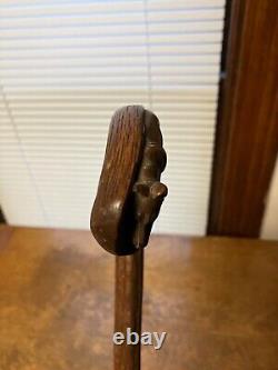 Canne de marche en bois sculptée à la main, renard ou loup, art populaire primitif antique
