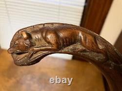 Canne de marche en bois sculptée à la main, renard ou loup, art populaire primitif antique