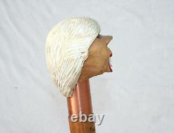 Canne de marche solide en bois sculpté figuratif vintage, Art populaire américain, Dame, États-Unis.