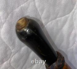 Canne de marche vintage en bois/horn sculpté d'art populaire antique, bouton de swagger 36.5 #fh