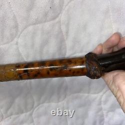 Canne de marche vintage en bois/horn sculpté d'art populaire antique, bouton de swagger 36.5 #fh
