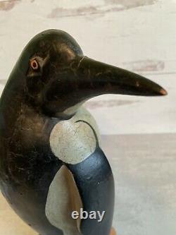 Charles Hart Style Bois Sculpté Antique Art Populaire Penguin Sculpture 12 Tall