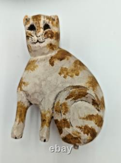 Chat en bateau avec drapeau en art populaire américain sculpté à la main en 1987 par Paige et Larry Koosed