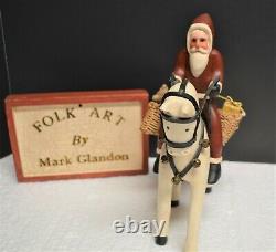 Cheval En Bois Sculpté Main Santa & Saddled Avec Jouets De L'artiste Populaire Famed Mark Glandon