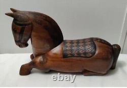 Cheval en bois sculpté à la main des années 1930, vintage et unique, collection équestre bohème