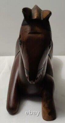 Cheval en bois sculpté à la main des années 1930, vintage et unique, collection équestre bohème