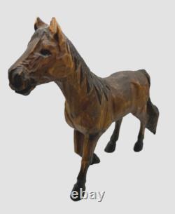 Cheval en bois sculpté à la main vintage de 11 pouces avec des yeux en verre
