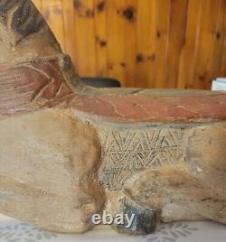 Cheval en bois sculpté et peint d'art populaire ancien