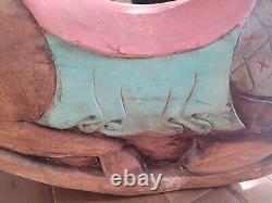 Chèvre à bascule en bois sculpté d'art populaire fantaisiste du milieu du siècle