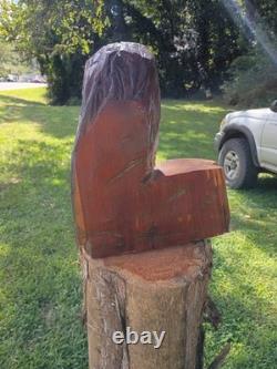 Chouette hulotte en cèdre sculptée à la tronçonneuse, unique
