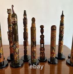 Collection de Totems Anciens en Bois Sculpté et Peints à la Main - Une Folklore Étonnante