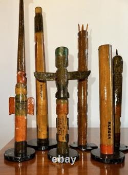 Collection de Totems Anciens en Bois Sculpté et Peints à la Main - Une Folklore Étonnante