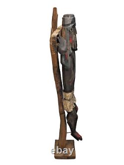 Croix primitive en bois sculpté Santos Jesus Crucifix Guatemala Art populaire rare