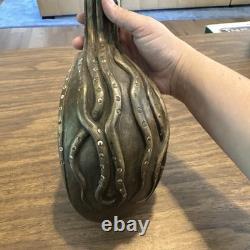 Cuillère à écope en bois sculptée d'art populaire antique avec pieuvre en abalone - TRÈS COOL