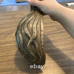 Cuillère à écope en bois sculptée d'art populaire antique avec pieuvre en abalone - TRÈS COOL