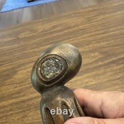 Cuillère à écope en bois sculptée d'art populaire antique avec pieuvre en abalone - TRÈS COOL