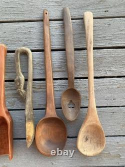 Cuillère en bois et lot de 8 cuillères antiques et vintage en art populaire primitif sculpté en bois
