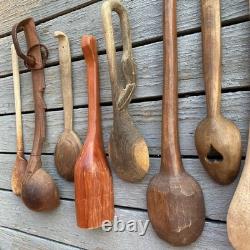 Cuillère en bois et lot de 8 cuillères antiques et vintage en art populaire primitif sculpté en bois