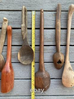 Cuillère en bois et lot de 8 cuillères antiques et vintage en art populaire primitif sculpté en bois