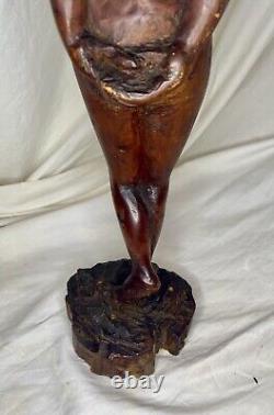 Dame en bois vintage Art sculpté à la main Femme Figurine Folk Statue Vieille Dame Peinte