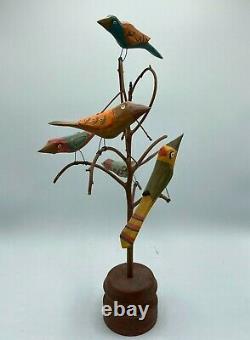 Daniel & Donna Strawser Grand 18 Folk Art Hand Sculpté Et Peint 6 Oiseaux Dans L’arbre