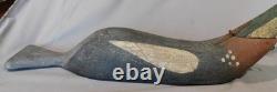 Décoy de merganser en folk art vintage antique peint vers les années 1930, surdimensionné et sculpté à la main.