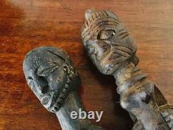 Deux Anciennes Figures D'art Tribal Africain Sculptées De Fétichisme Songye Kelebwe Tribu