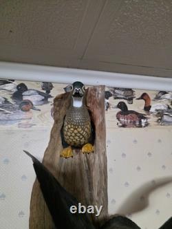 Diorama de canard en bois sculpté à la main et peint par David Ward, 1990, art populaire