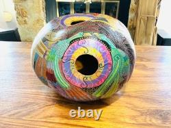 ÉTONNANTE œuvre d'art populaire sculptée sur gourde, peinte à la main, signée par l'artiste S. Mock'o4