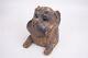 Encrier Figural En Forme De Chien Assis En Bois Sculpté D'art Populaire Antique Américain De La Nouvelle-angleterre.