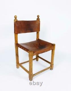Ensemble De Six Chaises À Manger En Cuir Et Chêne Sculptés D'art Populaire Hongrois