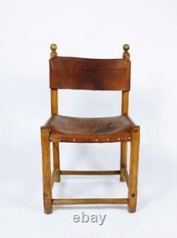 Ensemble De Six Chaises À Manger En Cuir Et Chêne Sculptés D'art Populaire Hongrois