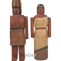 Ensemble d'art populaire en bois sculpté à la main de Wolf Creek représentant des pèlerins et des indiens pour Thanksgiving