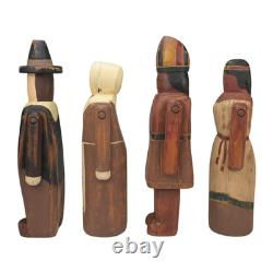 Ensemble d'art populaire en bois sculpté à la main de Wolf Creek représentant des pèlerins et des indiens pour Thanksgiving
