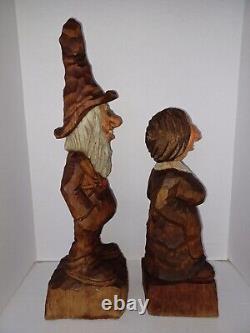 Ensemble de 2 sculptures en bois de J. R. McNeill, artiste d'art populaire des Ozarks, signées