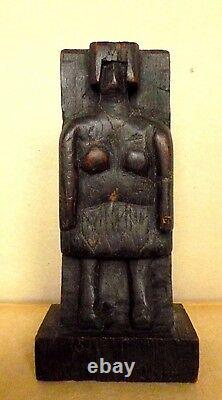 Figure De Sculpture Brutaliste D’art Folklorique D’une Main De Femme Bois Sculpté Aafa C. Années 30