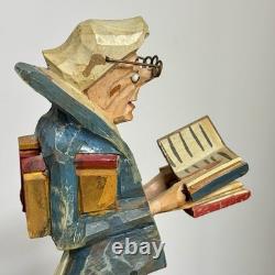 Figure d’érudit vintage en bois sculpté à la main sur des livres, statue d’art populaire de 14 cm