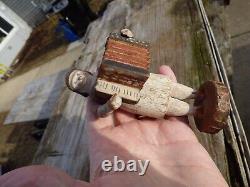 Figure de Folk Art en Bois Primitif - Accordéoniste et Violoniste, Peint à la Main et Sculpté