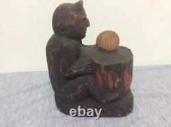 Figure de diable en bois polonais vintage signée, sculpture folk art faite à la main