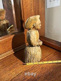Figure de proue en bois sculpté de l'art populaire maritime ancien