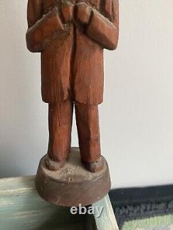 Figure en bois sculptée d'Abraham Lincoln, l'honnête Abe, de l'art populaire primitif antique.