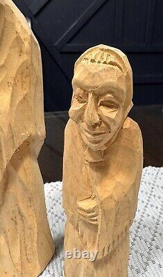 Figures d'art populaire polonais par Jan Pawlowski, sculptées à la main, signées et datées 1986